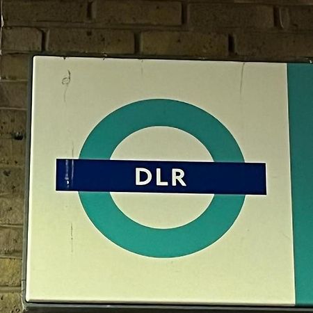 Luxurious Dlr Apartment Лондон Экстерьер фото